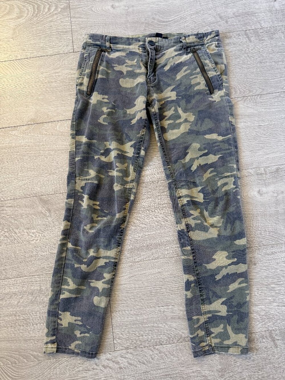 Forever 21 XXI Women's Camo Skinny Cargo Pants Army Green Size M - Picture 1 of 9